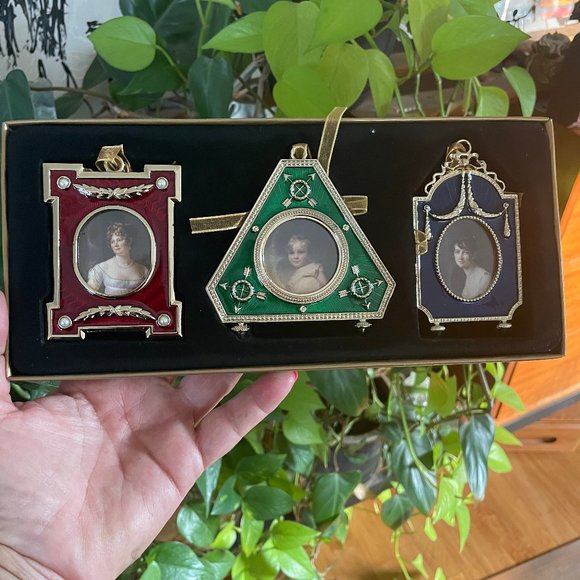 Metropolitan Museum of Art MMA Mini Frame Ornament New in Box - Picture 2 of 10